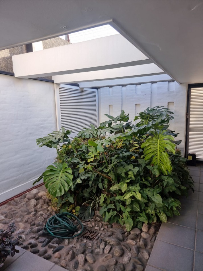 BARRIO AVENIDA, A METROS DE RUTA 20, HERMOSA CADA EN VENTA PARA VIVIR EN FAMILIA