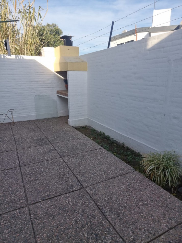 BARRIO AVENIDA, A METROS DE RUTA 20, HERMOSA CADA EN VENTA PARA VIVIR EN FAMILIA