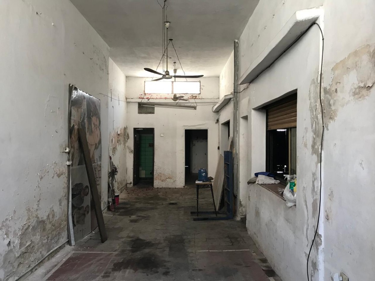 CENTRO SOBRE CALLE SALTA, LINDA ZONA.- 