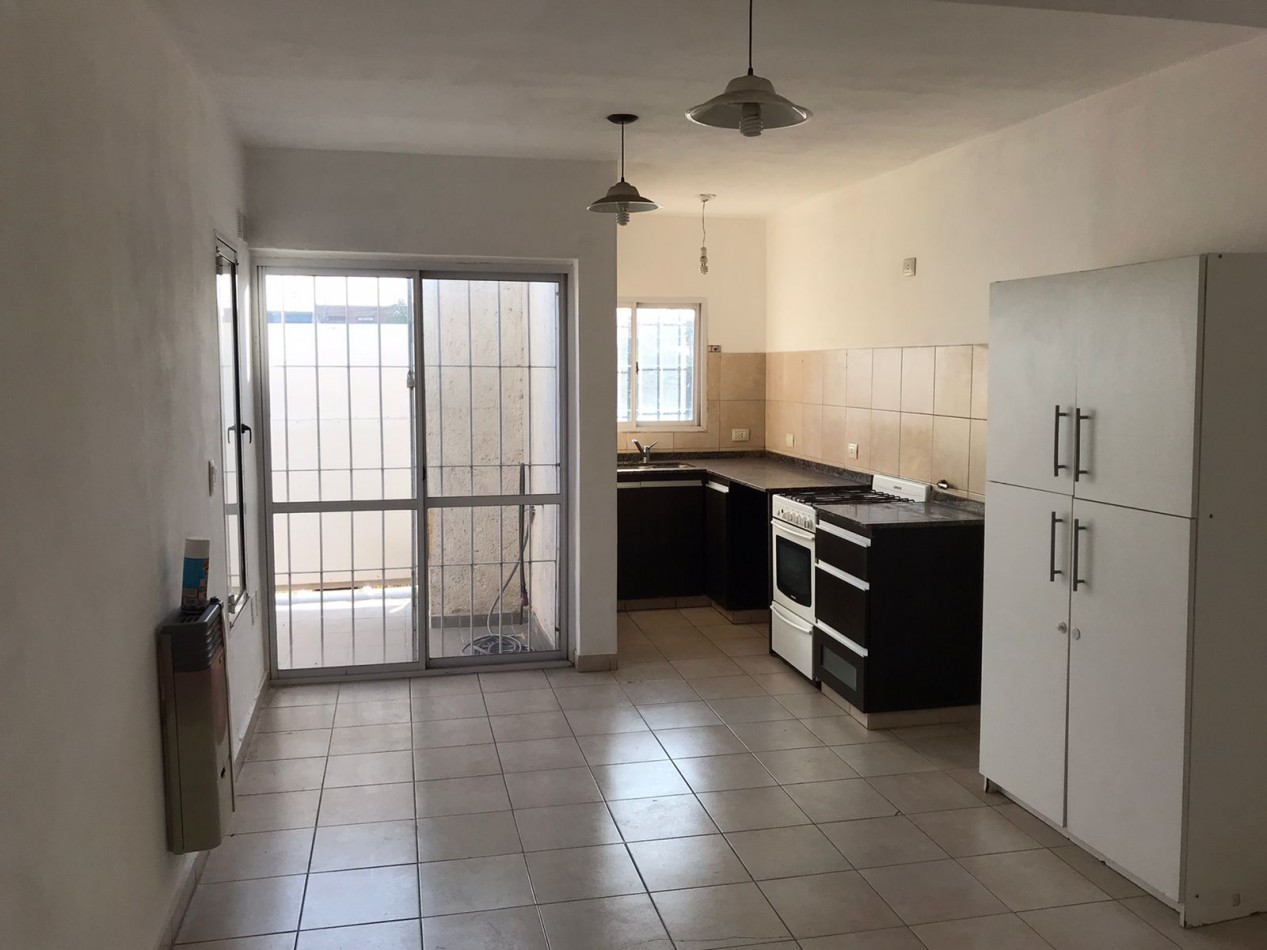 B° PARQUE CAPITAL, DEPARTAMENTO PLANTA ALTA ESTILO LOFT.- 