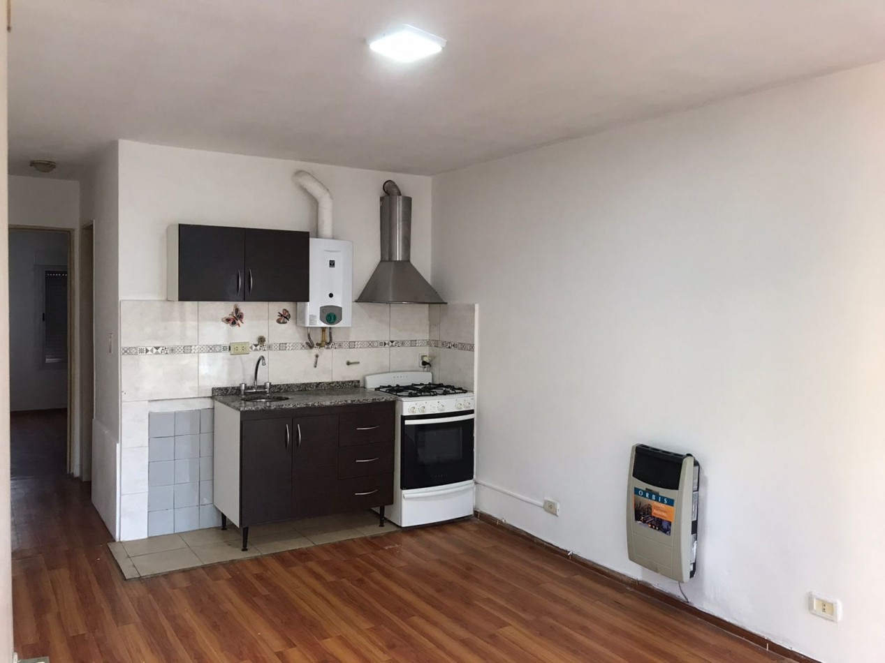 B° Maurizzi, Departamento planta alta, complejo semi cerrado.- DEPARTAMENTO