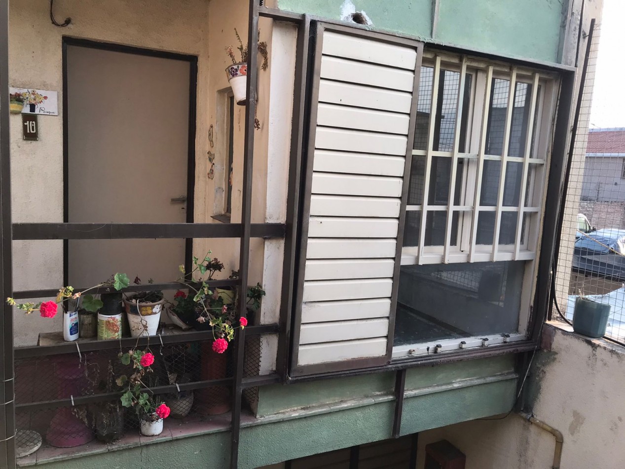 B° Maurizzi, Departamento planta alta, complejo semi cerrado.- DEPARTAMENTO