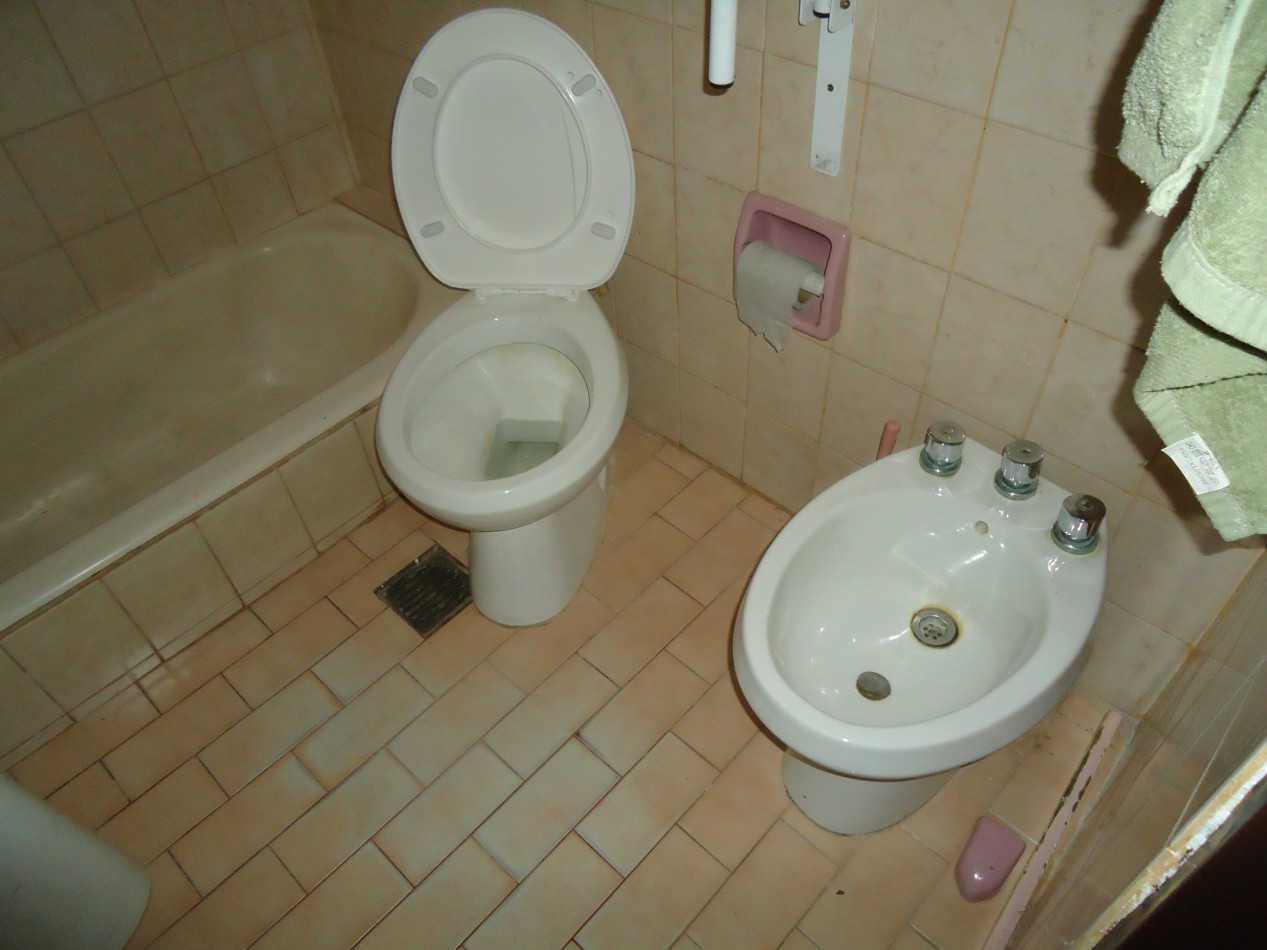 B° ROSEDAL, DEPARTAMENTO INTERNO, MUY LINDA ZONA.- 