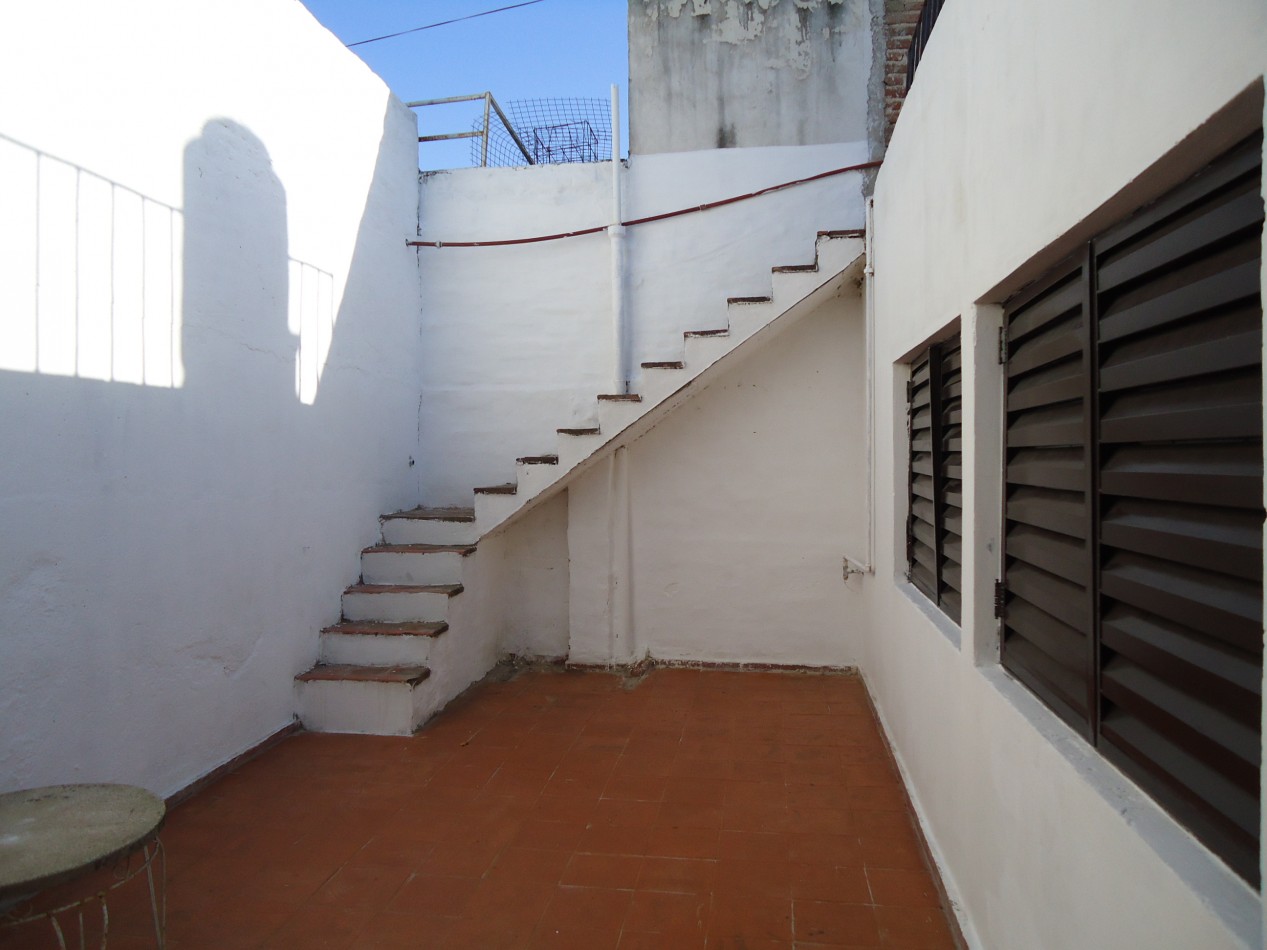 B° ROSEDAL, DEPARTAMENTO INTERNO, MUY LINDA ZONA.- 