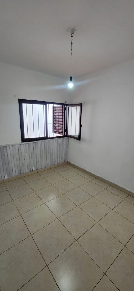 B° ROSEDAL, DEPARTAMENTO INTERNO, MUY LINDA ZONA.- 