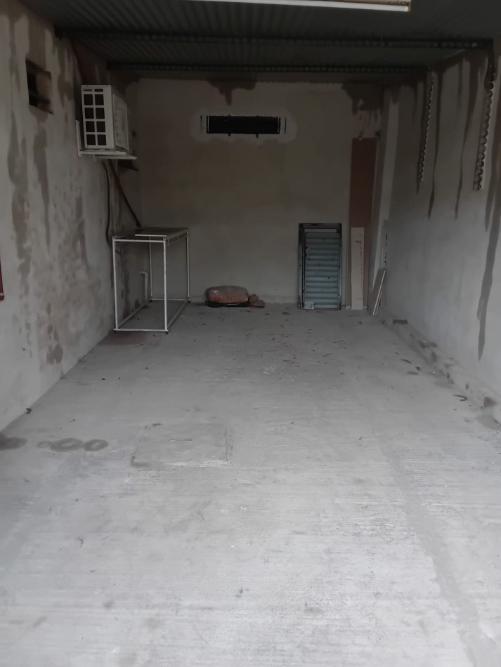 Villa adela, impecable departamento externo a dos cuadras de Ruta 20.-