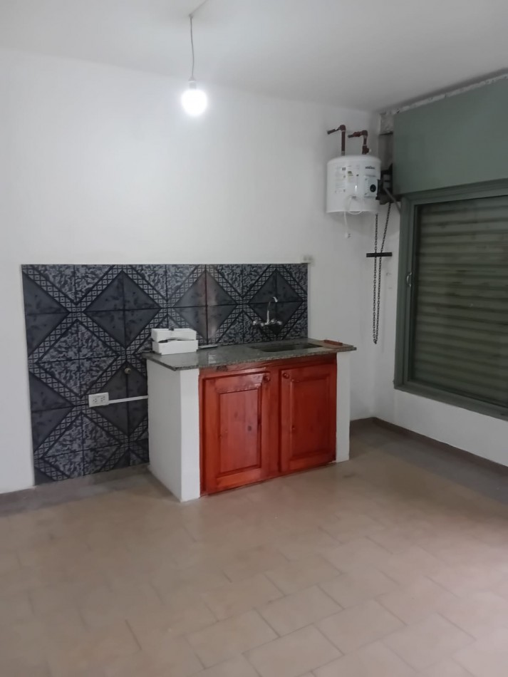 Villa adela, impecable departamento externo a dos cuadras de Ruta 20.-