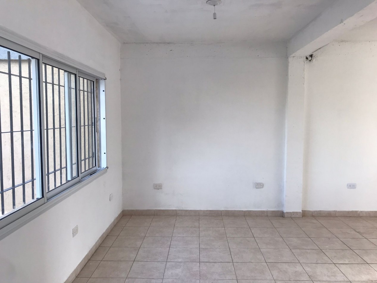 B° San Rafael, hermoso departamento planta alta.- 