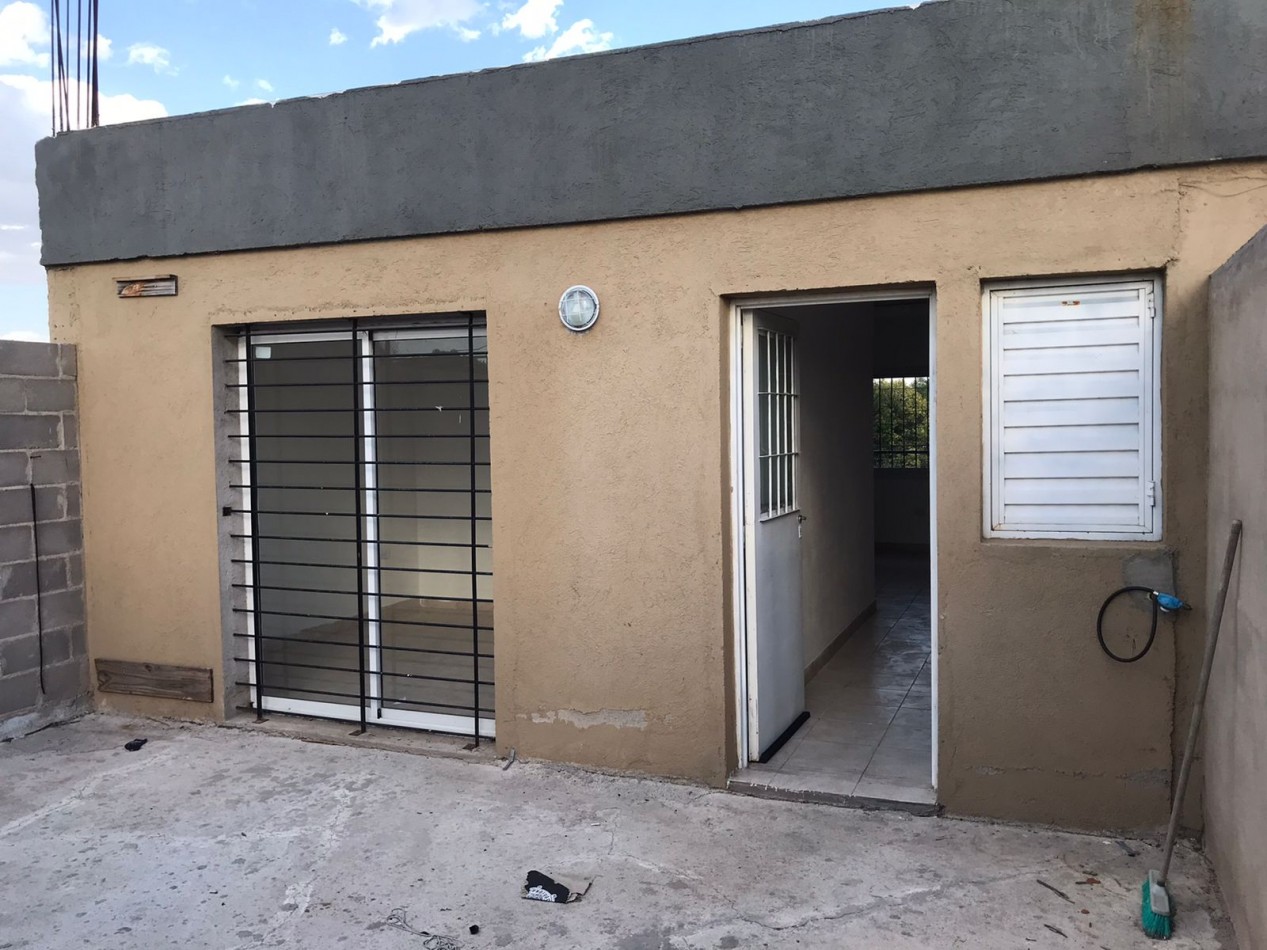 B° San Rafael, hermoso departamento planta alta.- 