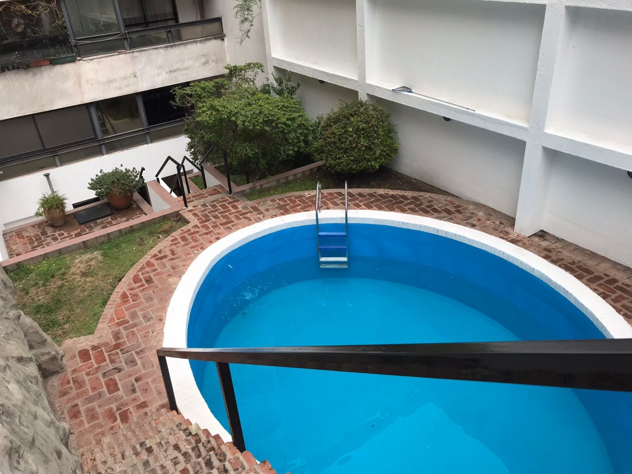 NUEVA CORDOBA, MEJOR ZONA, CON PILETA.- 