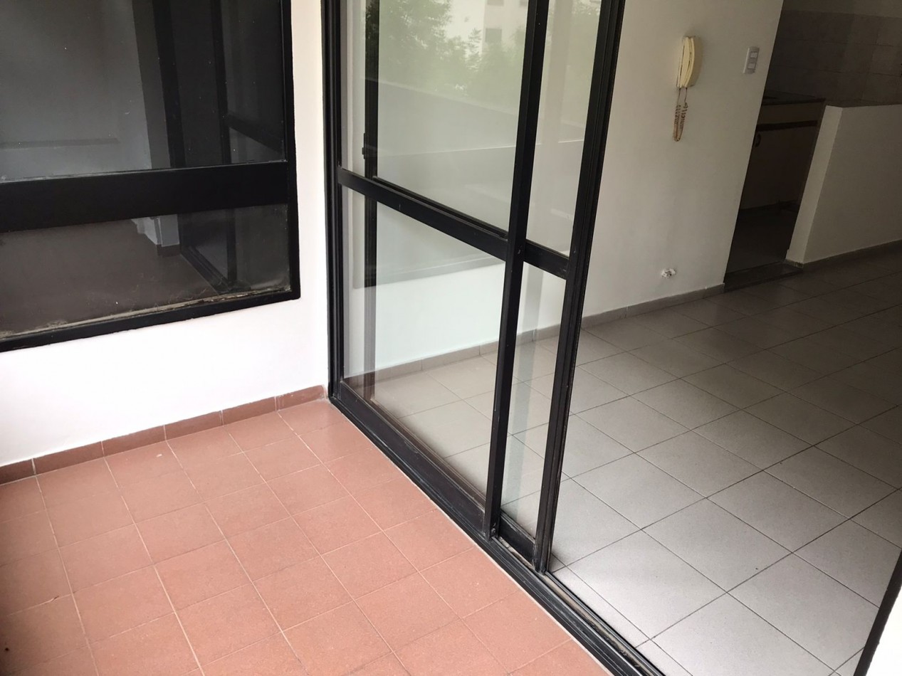 NUEVA CORDOBA, MEJOR ZONA, CON PILETA.- 