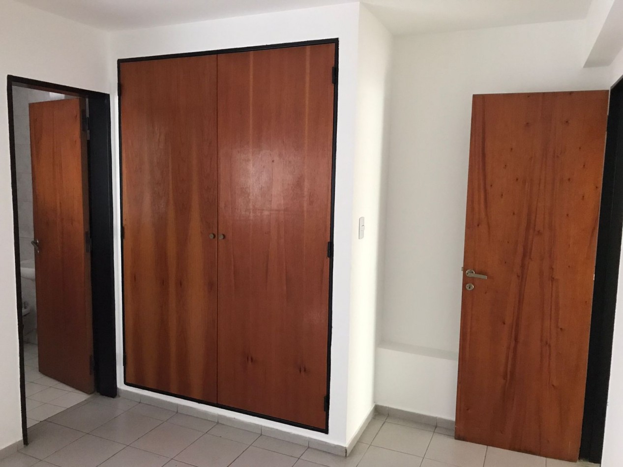 NUEVA CORDOBA, MEJOR ZONA, CON PILETA.- 