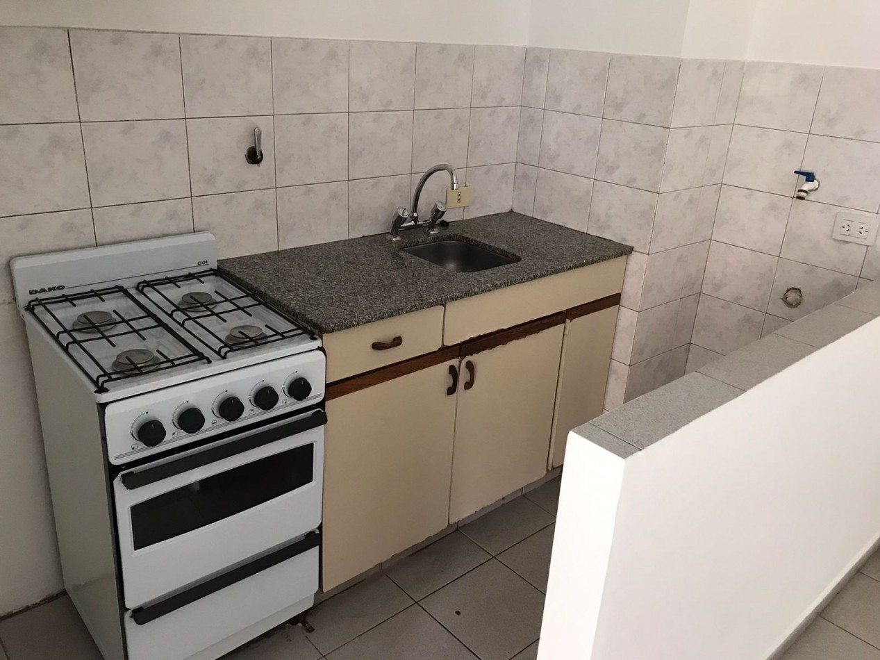 NUEVA CORDOBA, MEJOR ZONA, CON PILETA.- 