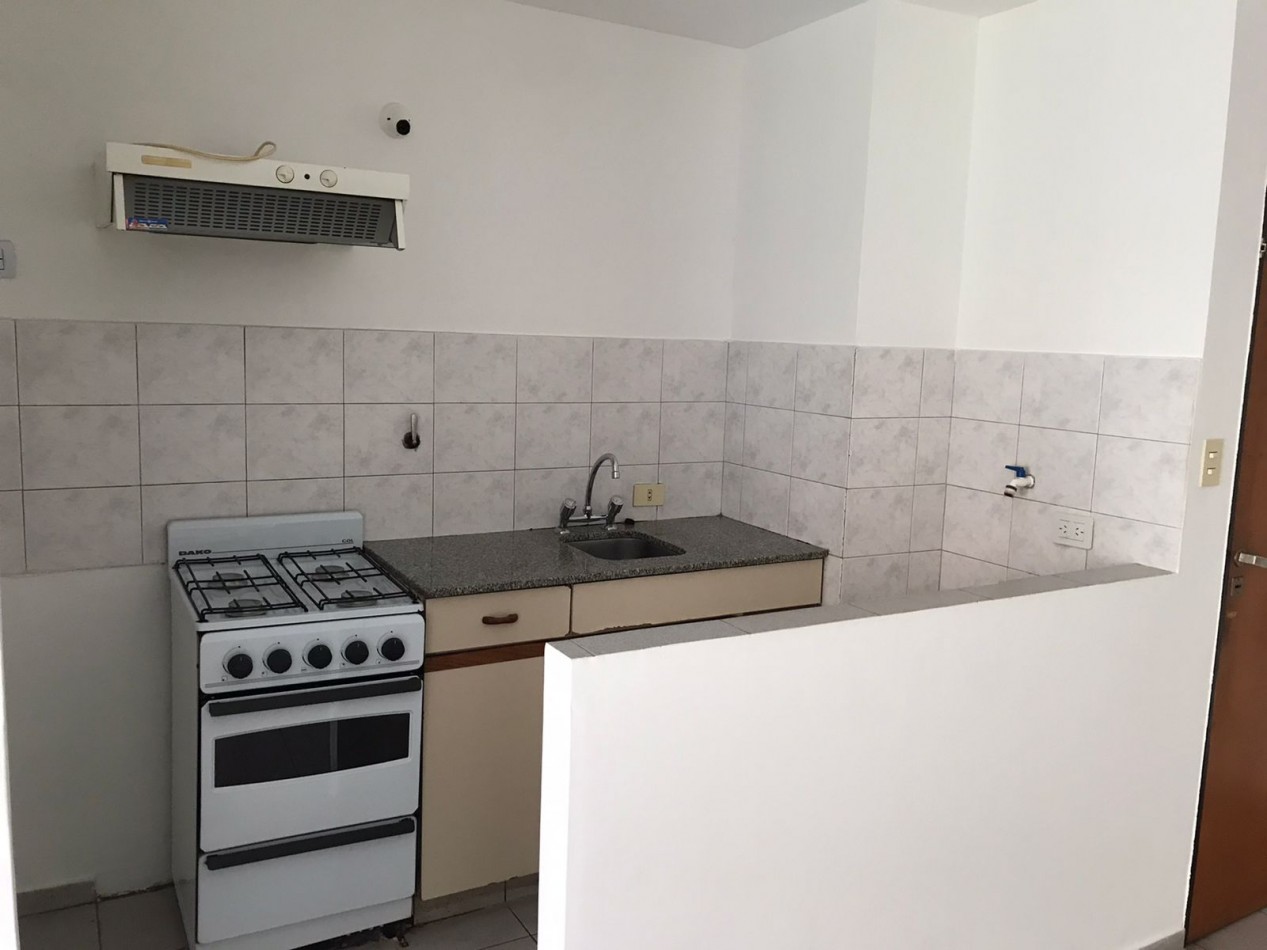 NUEVA CORDOBA, MEJOR ZONA, CON PILETA.- 