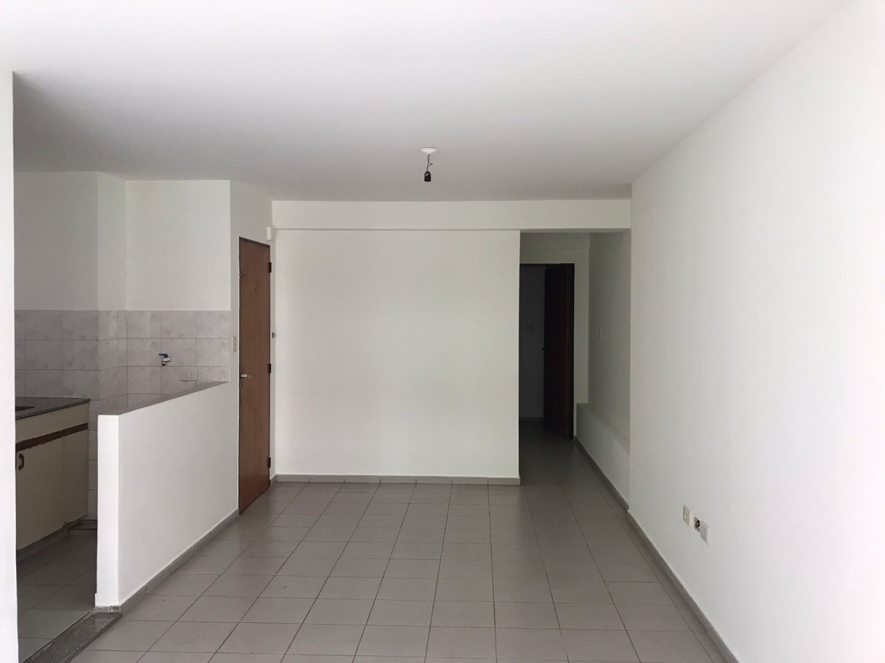 NUEVA CORDOBA, MEJOR ZONA, CON PILETA.- 