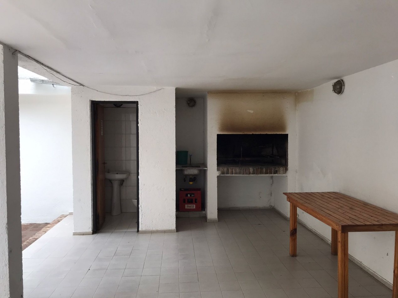 NUEVA CORDOBA, MEJOR ZONA, CON PILETA.- 