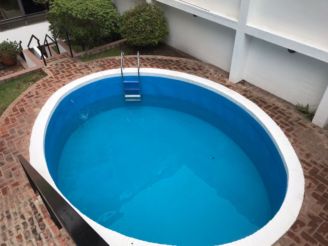 NUEVA CORDOBA, MEJOR ZONA, CON PILETA.- 