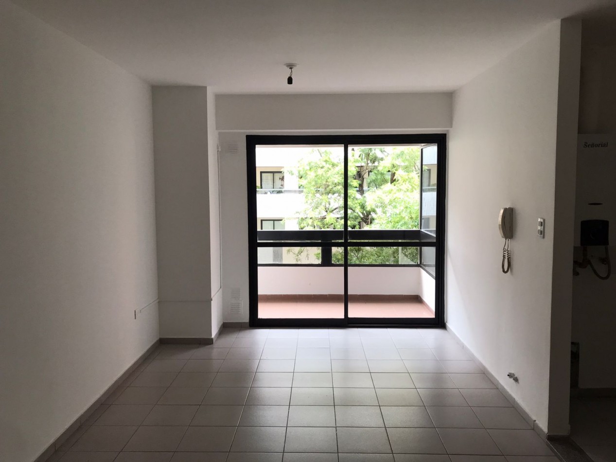 NUEVA CORDOBA, MEJOR ZONA, CON PILETA.- 