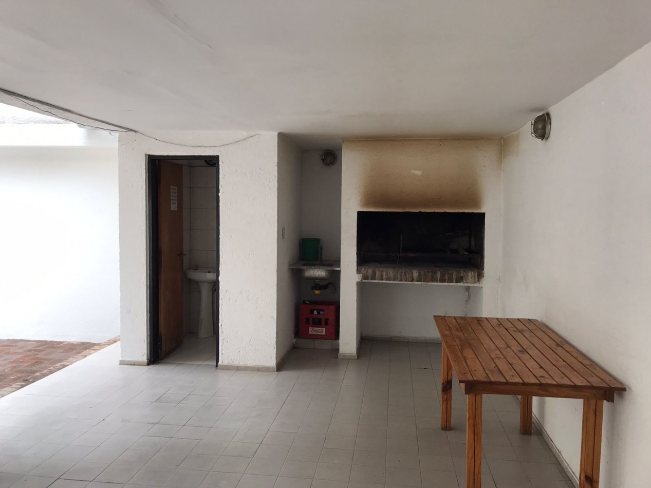 NUEVA CORDOBA, MEJOR ZONA, CON PILETA.- 