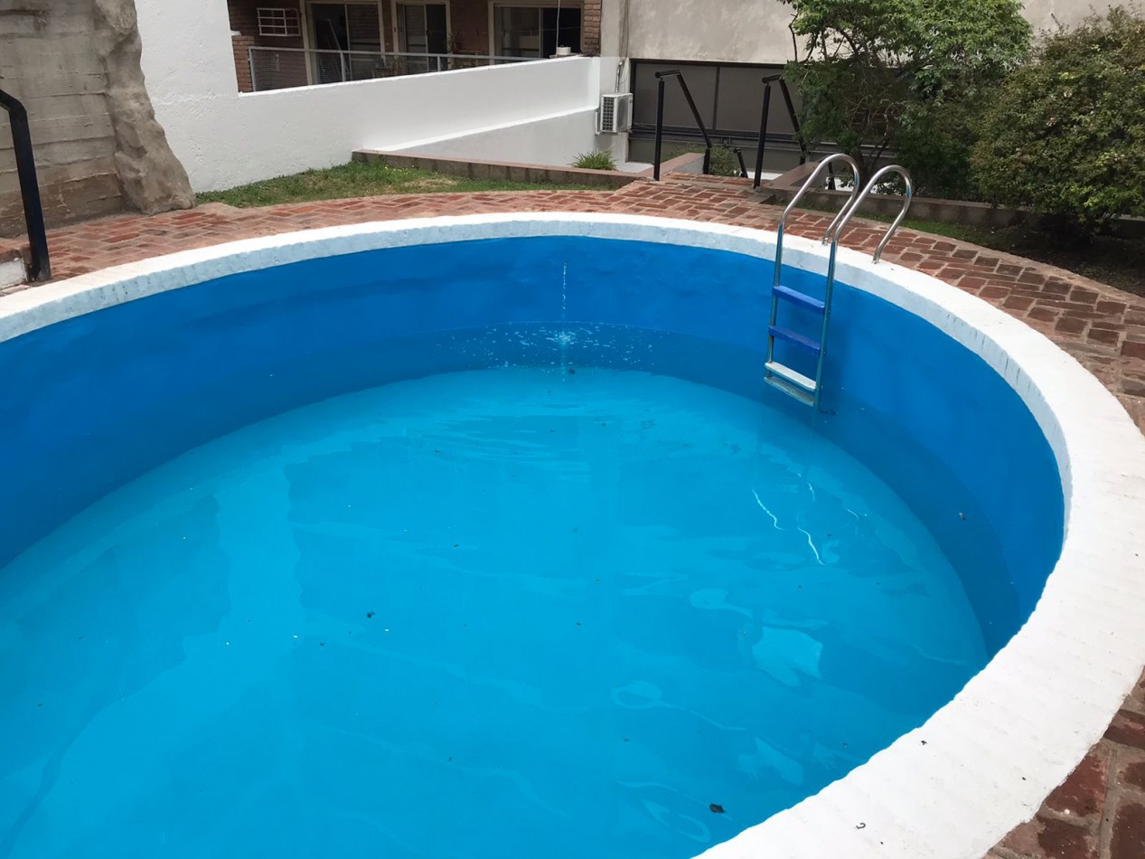 NUEVA CORDOBA, MEJOR ZONA, CON PILETA.- 