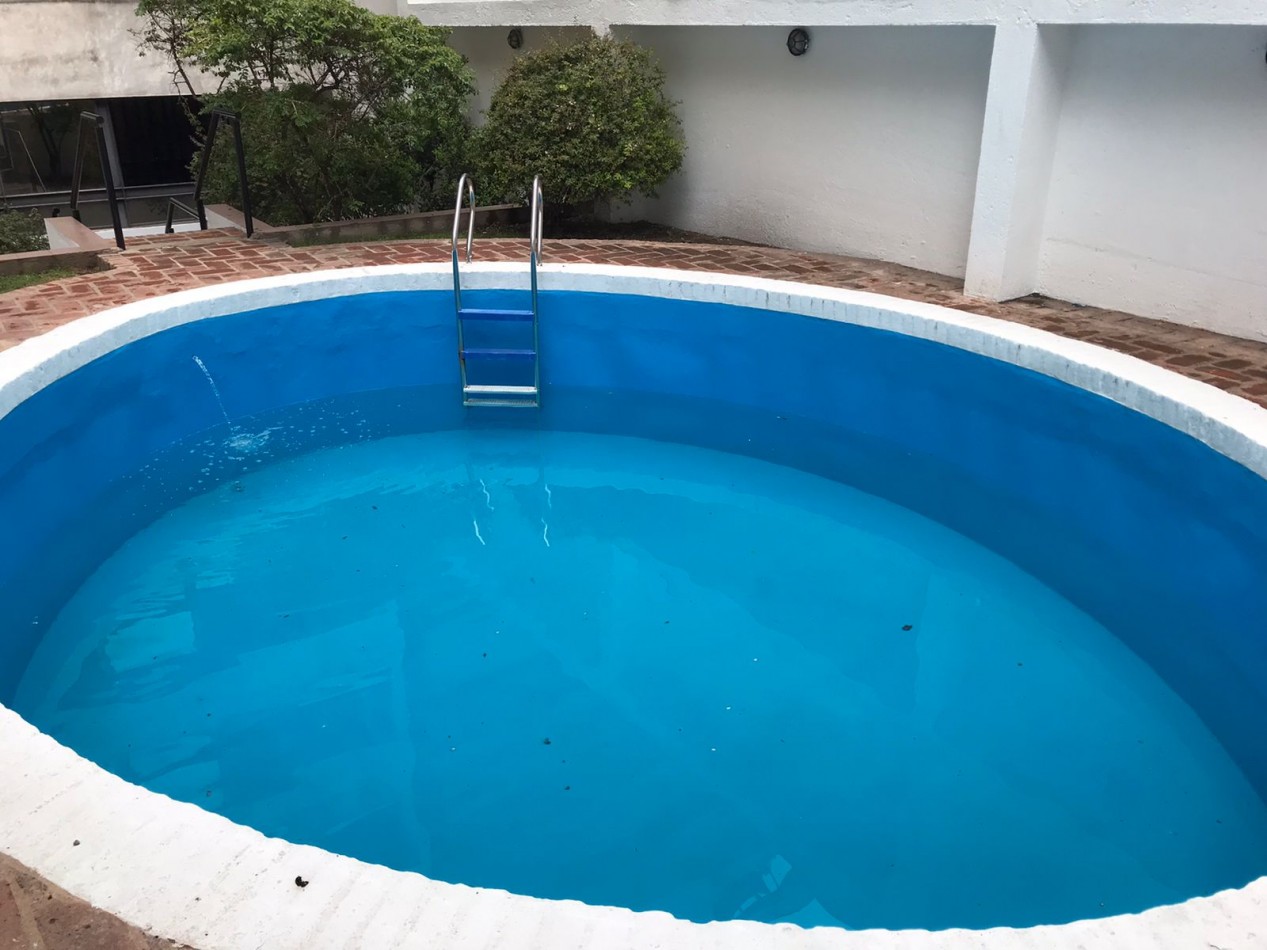 NUEVA CORDOBA, MEJOR ZONA, CON PILETA.- 