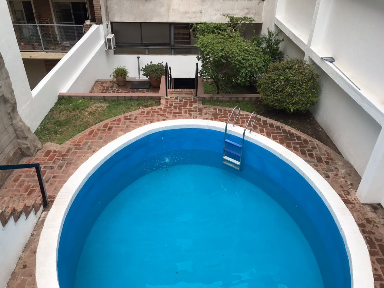 NUEVA CORDOBA, MEJOR ZONA, CON PILETA.- 