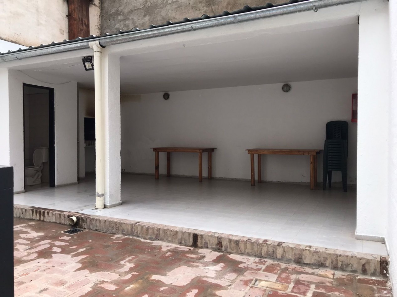 NUEVA CORDOBA, MEJOR ZONA, CON PILETA.- 