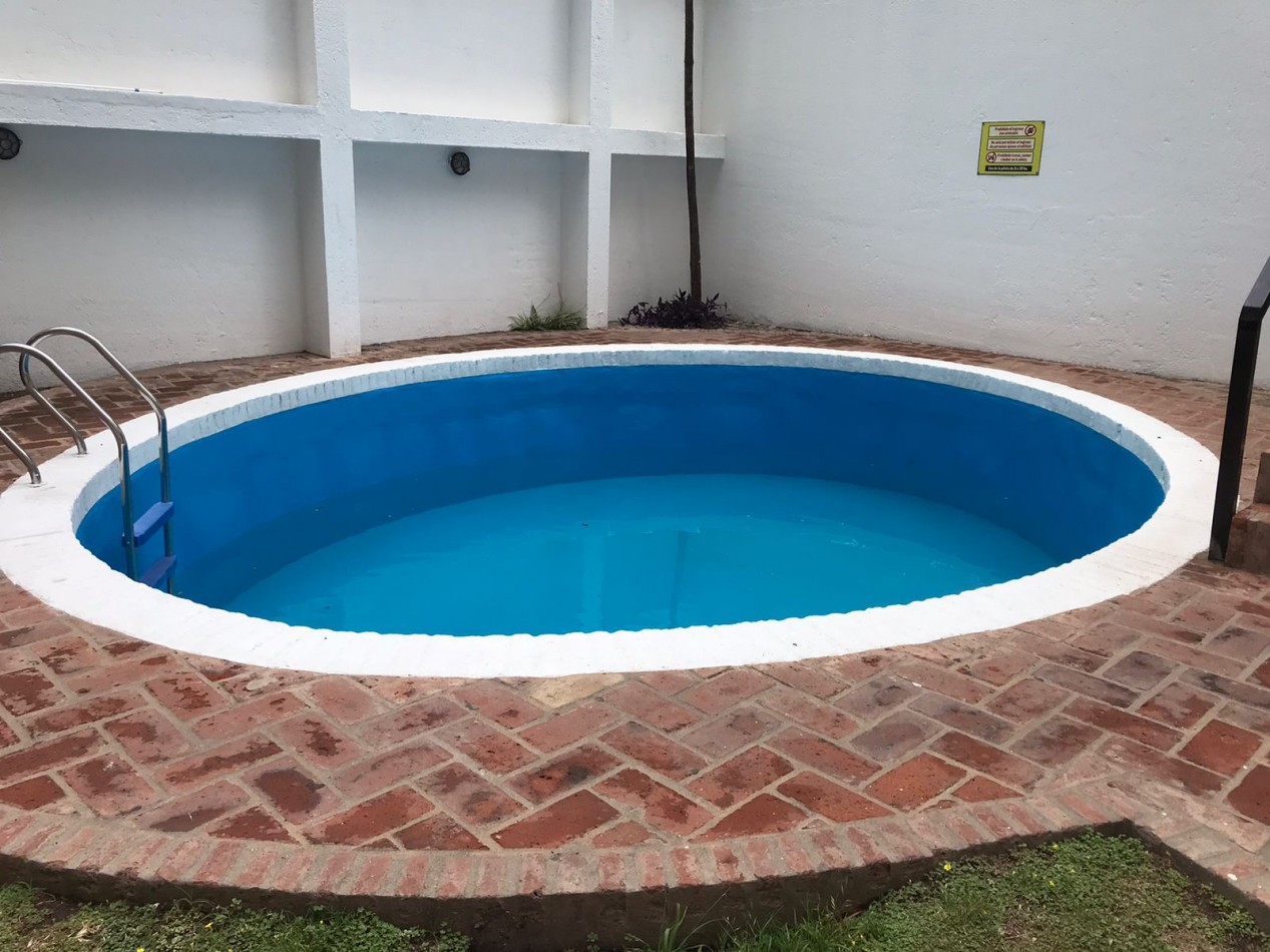 NUEVA CORDOBA, MEJOR ZONA, CON PILETA.- 