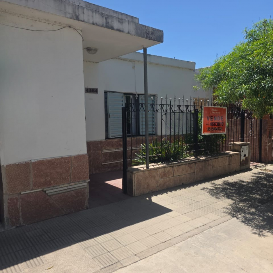 SE VENDE BARRIO SAN ROQUE, CASA MAS DEPARTAMENTO 