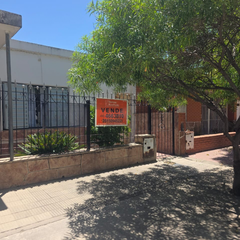 SE VENDE BARRIO SAN ROQUE, CASA MAS DEPARTAMENTO 