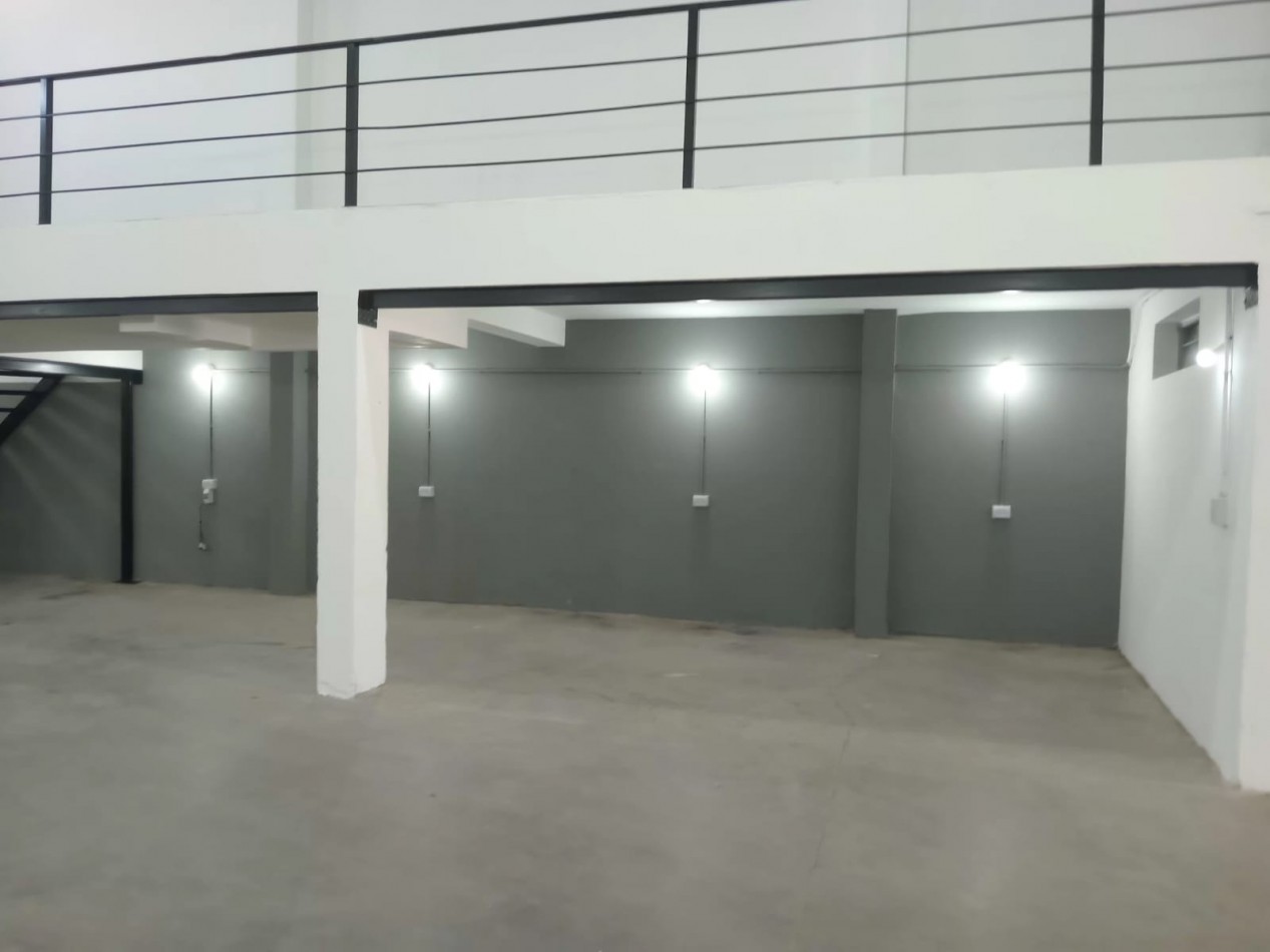 EXCELENTE GALPON EN ALQUILER, BARRIO VILLA ADELA