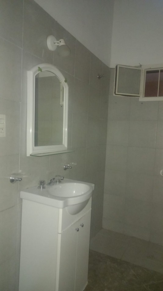 B° Rene Favaloro ( hermosa propiedad, zona barrio Matienzo) 