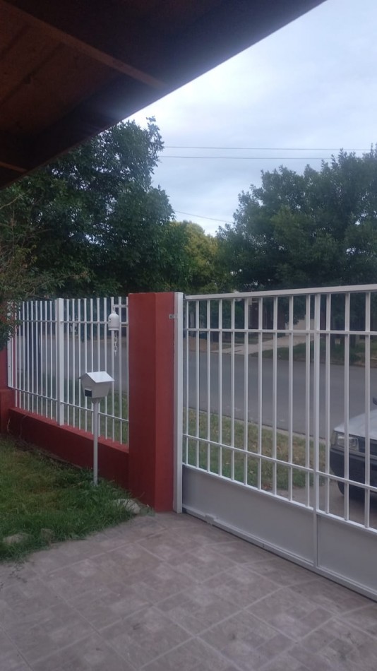B° Rene Favaloro ( hermosa propiedad, zona barrio Matienzo) 