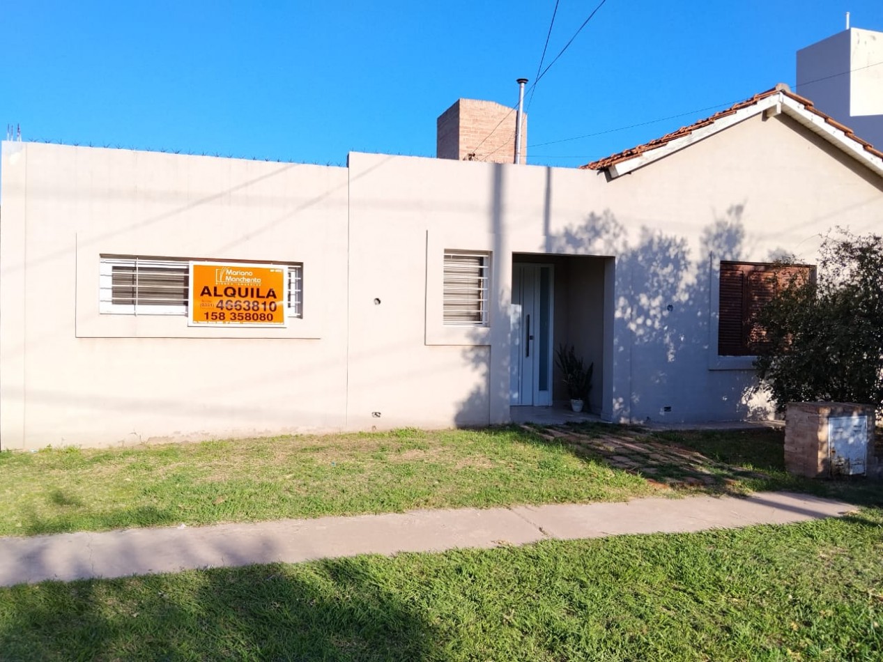 B° NATANIA DE HORIZONTE, HERMOSA VIVIENDA ESQUINA.- 