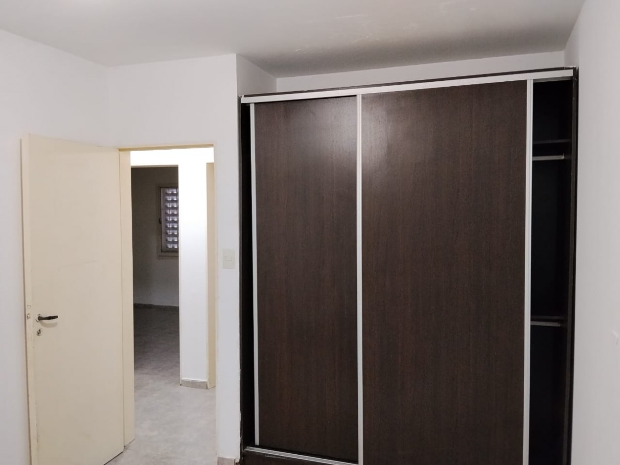 B° NATANIA DE HORIZONTE, HERMOSA VIVIENDA ESQUINA.- 