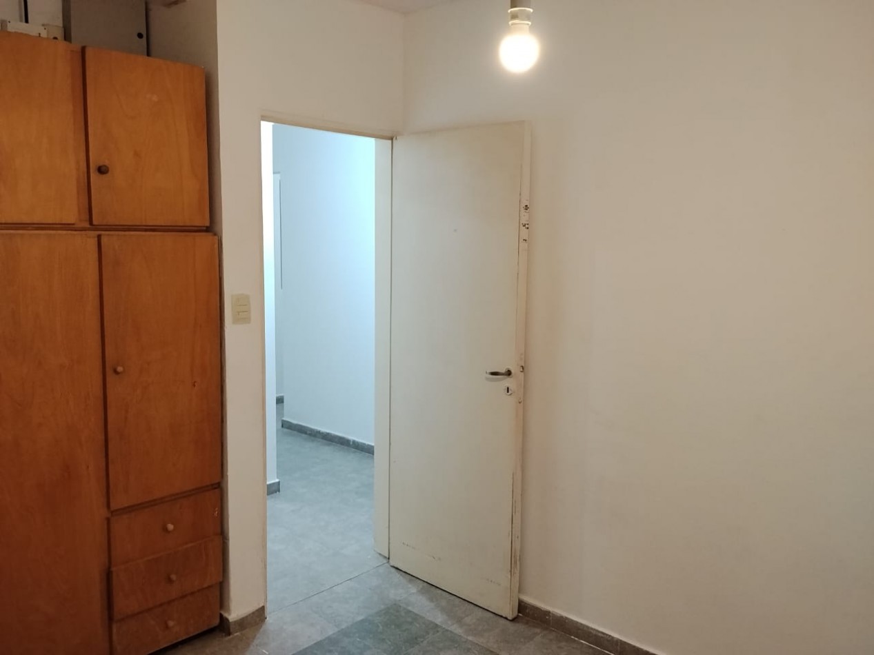 B° NATANIA DE HORIZONTE, HERMOSA VIVIENDA ESQUINA.- 