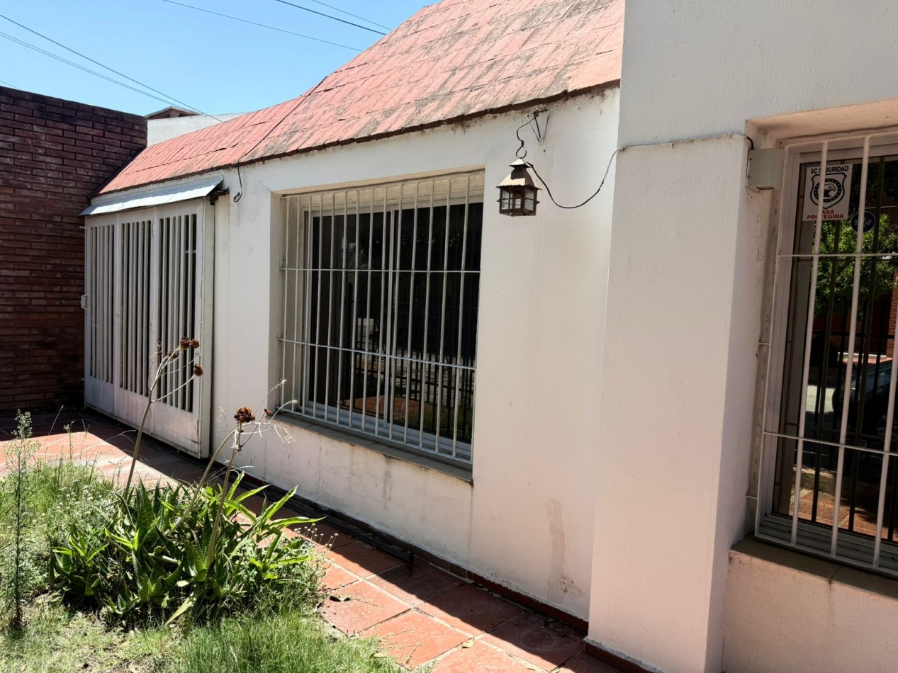 El trebol, hermosa propiedad, muy linda zona.- 