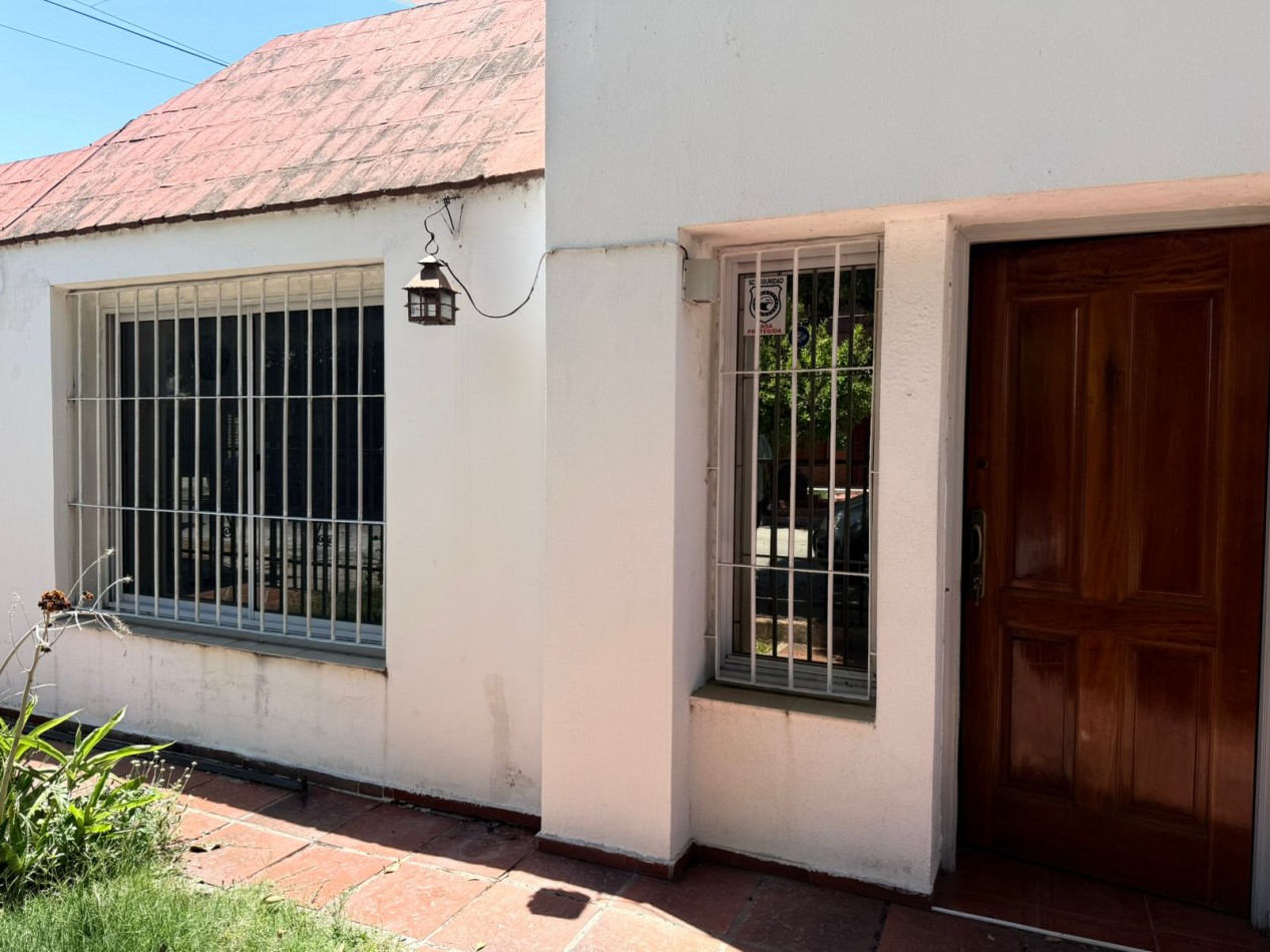 El trebol, hermosa propiedad, muy linda zona.- 