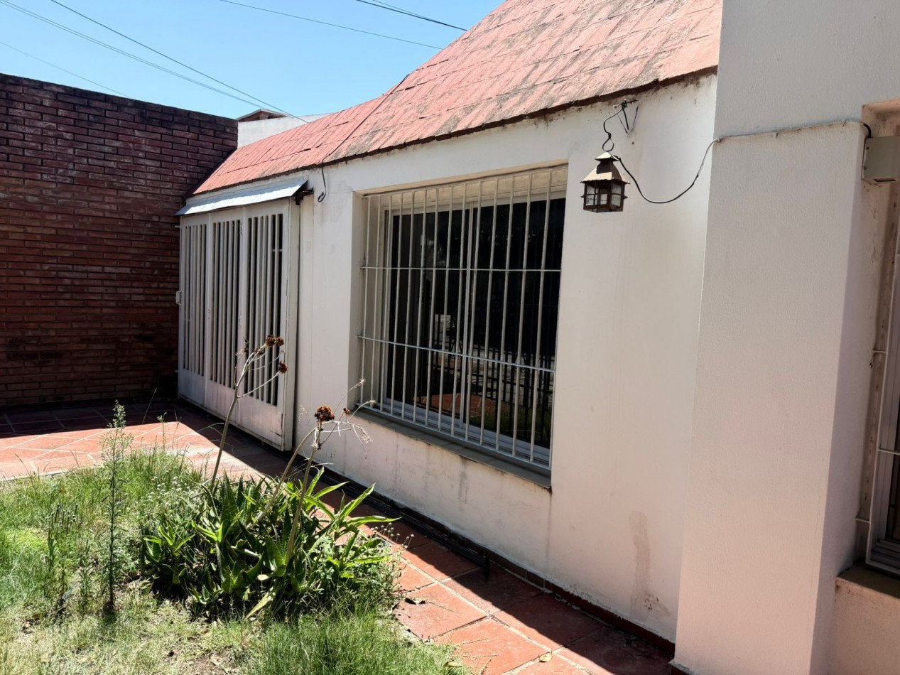 El trebol, hermosa propiedad, muy linda zona.- 