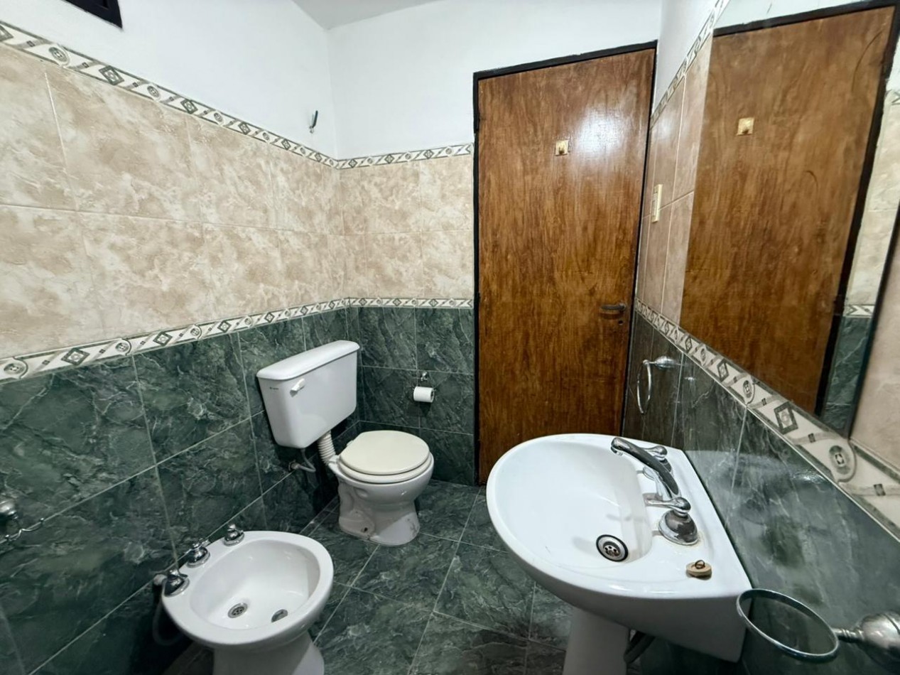 B° A.T.E Muy linda zona, vivienda estilo duplex.- 