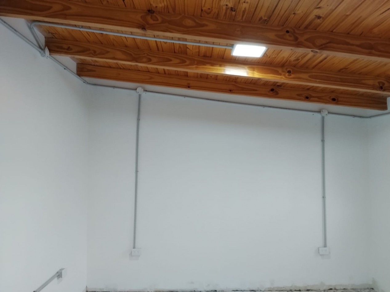 SAN RAFAEL, IMPECABLE DEPARTAMENTO PLANTA ALTA NUEVO A ESTRENAR.- ZONA POLICLINICO POLICIAL.- 