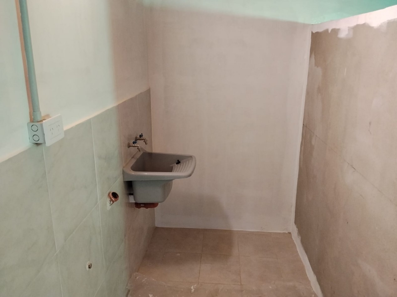 SAN RAFAEL, IMPECABLE DEPARTAMENTO PLANTA ALTA NUEVO A ESTRENAR.- ZONA POLICLINICO POLICIAL.- 