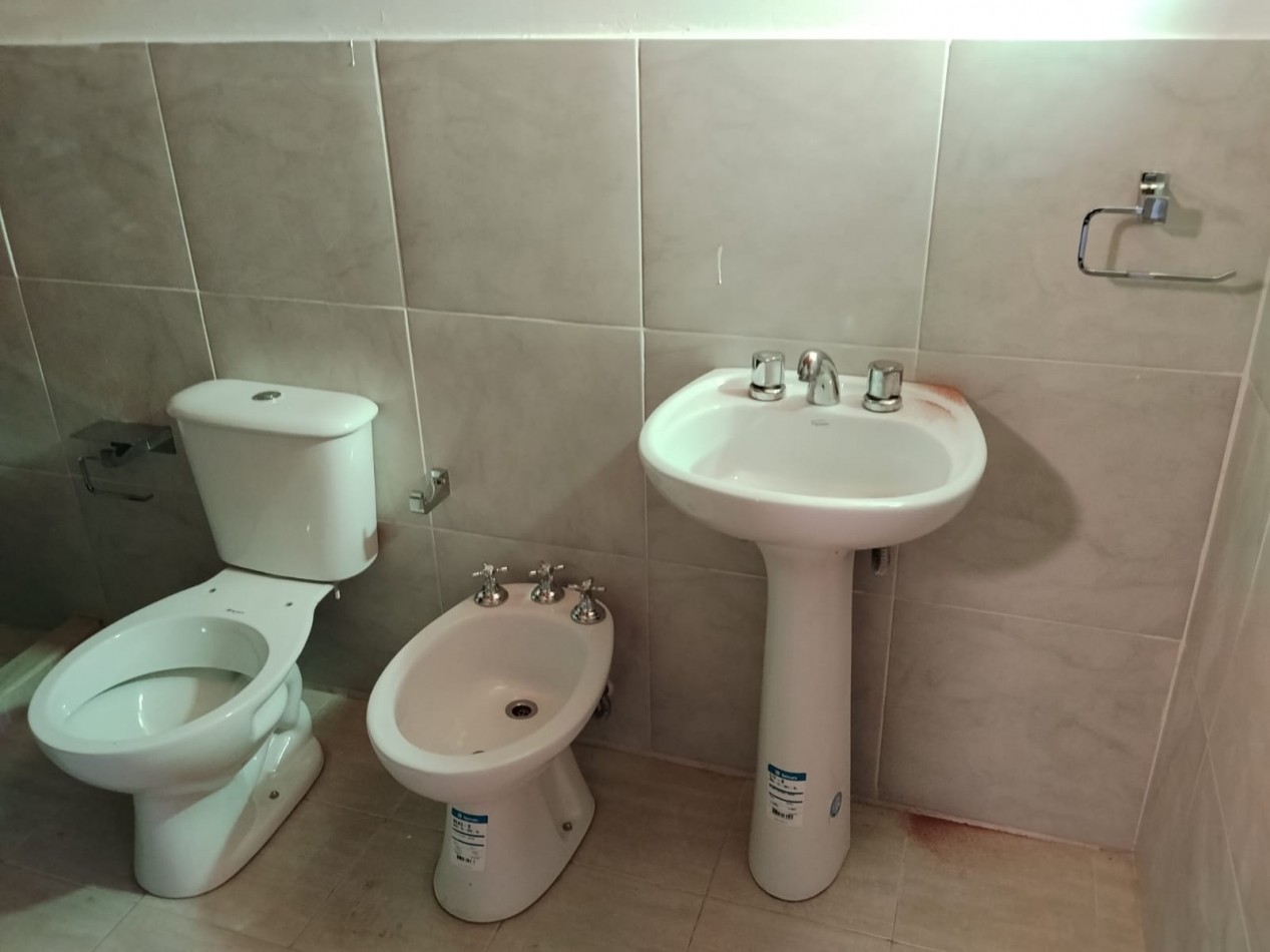 SAN RAFAEL, IMPECABLE DEPARTAMENTO PLANTA ALTA NUEVO A ESTRENAR.- ZONA POLICLINICO POLICIAL.- 