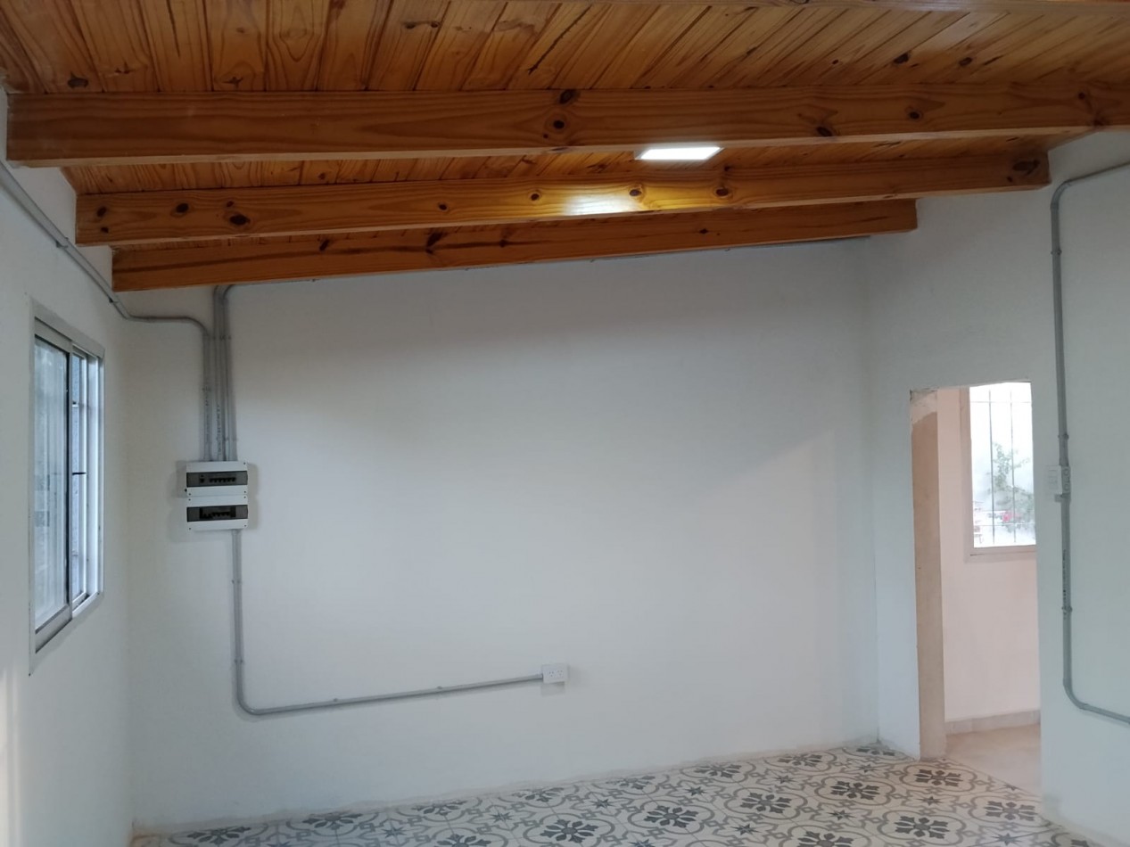 SAN RAFAEL, IMPECABLE DEPARTAMENTO PLANTA ALTA NUEVO A ESTRENAR.- ZONA POLICLINICO POLICIAL.- 