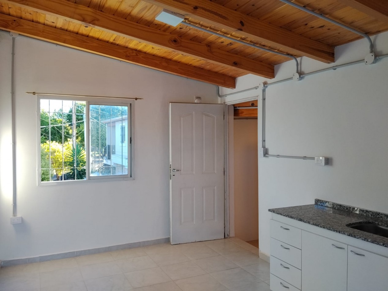 SAN RAFAEL, IMPECABLE DEPARTAMENTO PLANTA ALTA NUEVO A ESTRENAR.- ZONA POLICLINICO POLICIAL.- 