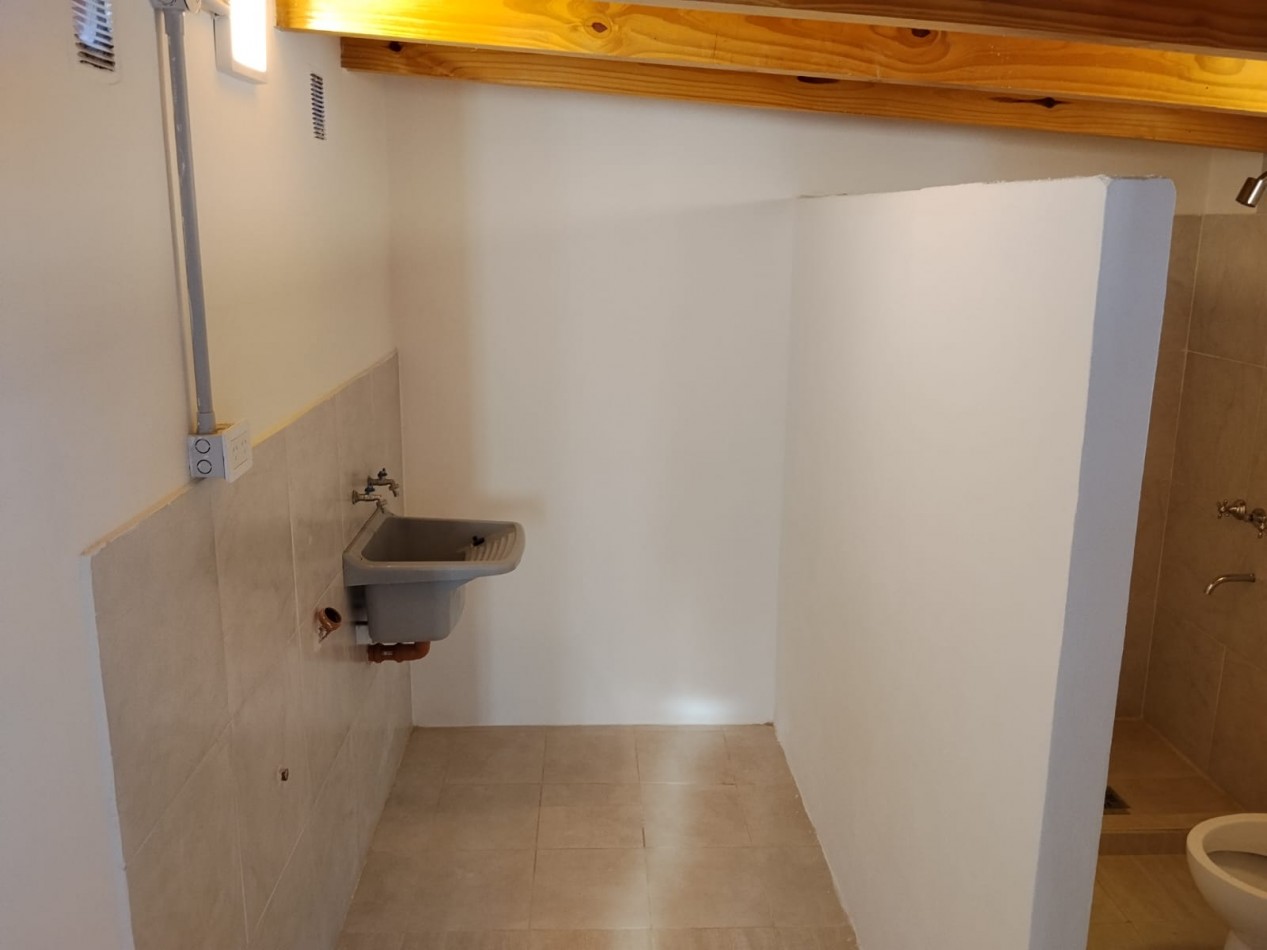 SAN RAFAEL, IMPECABLE DEPARTAMENTO PLANTA ALTA NUEVO A ESTRENAR.- ZONA POLICLINICO POLICIAL.- 