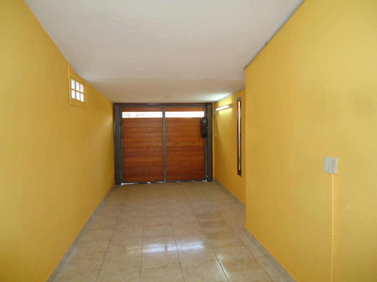 B° MATIENZO, IMPECABLE PROPIEDAD A METROS DE CALLE PRINCIPAL ( FLEMING) 