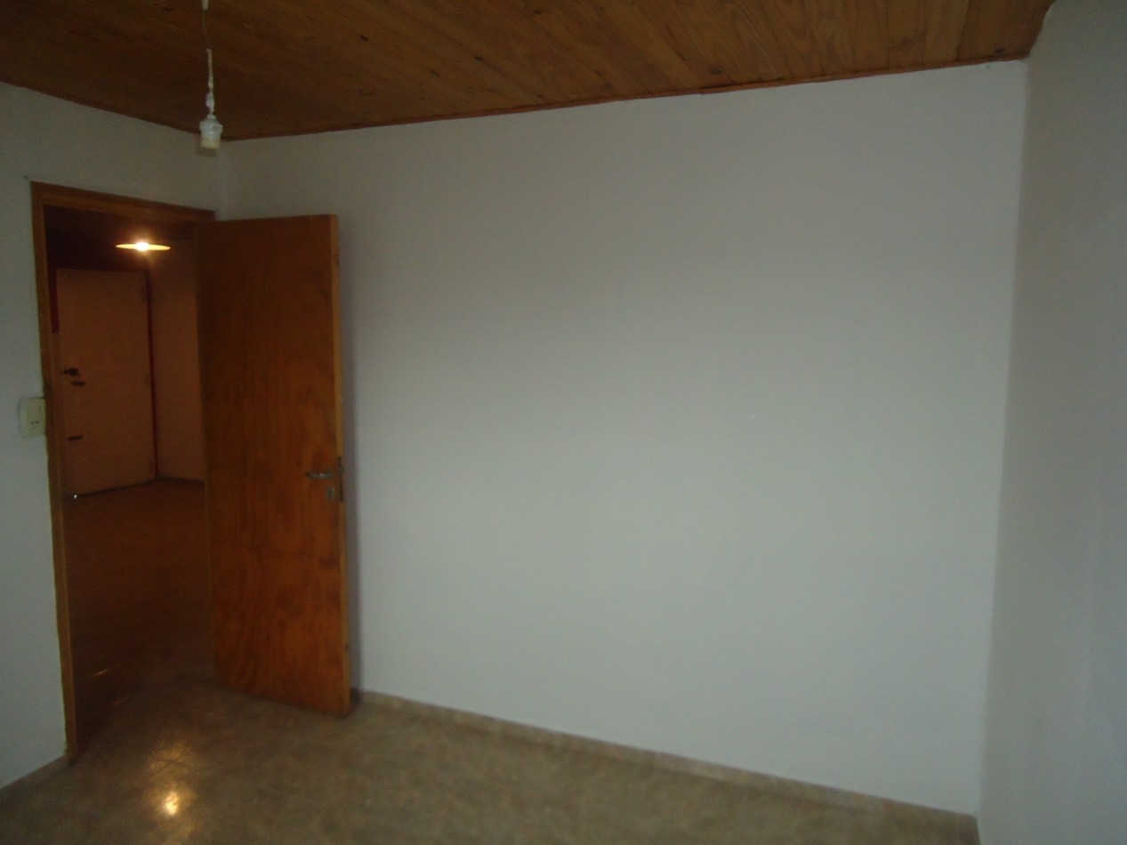 Rosedal, impecable departamento planta alta.- 