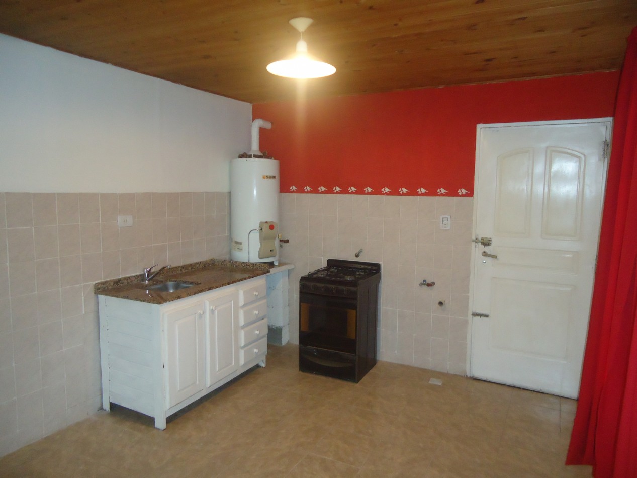 Rosedal, impecable departamento planta alta.- 