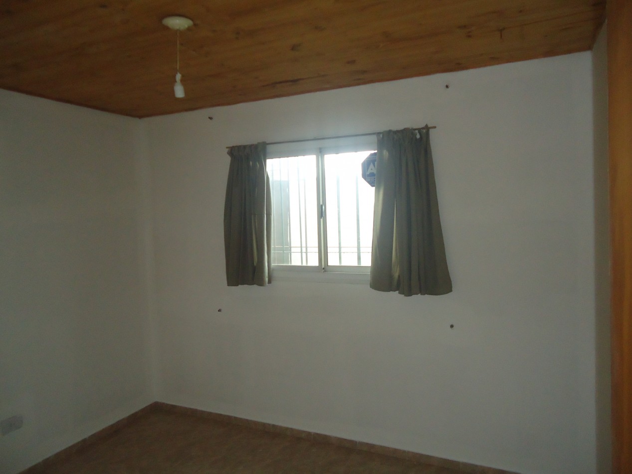 Rosedal, impecable departamento planta alta.- 